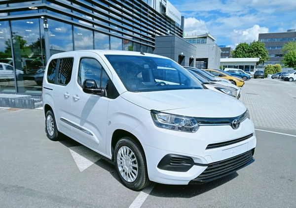 Toyota Proace City Verso cena 120400 przebieg: 4, rok produkcji 2024 z Kleczew małe 92